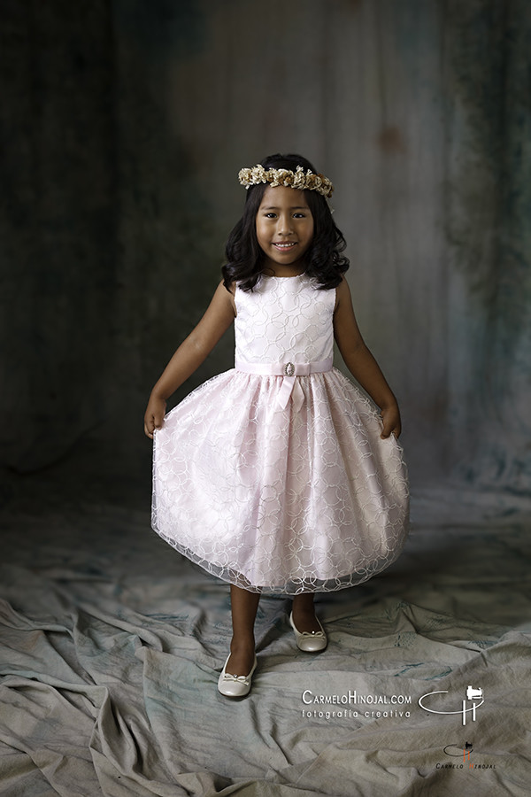 Sesión de estudio infantil de Valeria. Fotografo Carmelo Hinojal, Santander, Cantabria.