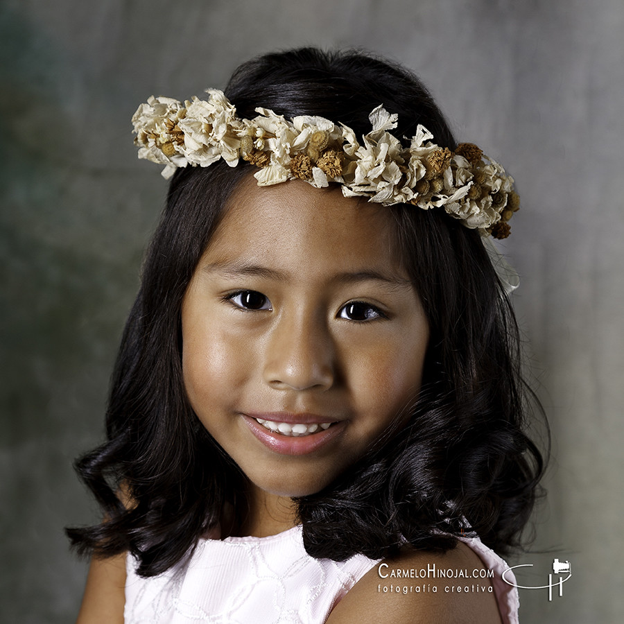 Sesión de estudio infantil de Valeria. Fotografo Carmelo Hinojal, Santander, Cantabria.