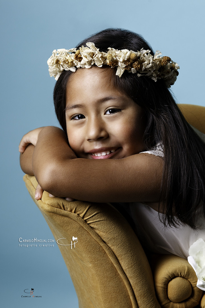 Sesión de estudio infantil de Valeria. Fotografo Carmelo Hinojal, Santander, Cantabria.