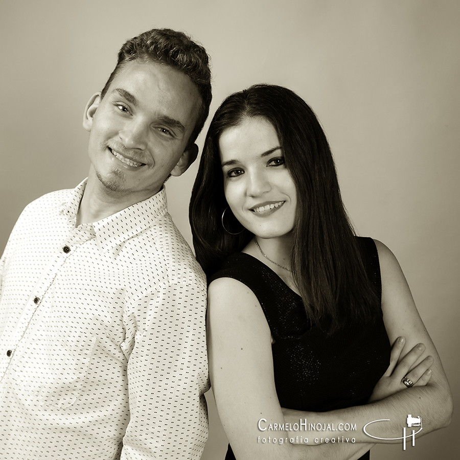 Sesión de estudio de los hermanos Vladimir y Mónica. Fotógrafo Carmelo Hinojal, Santander, Cantabria