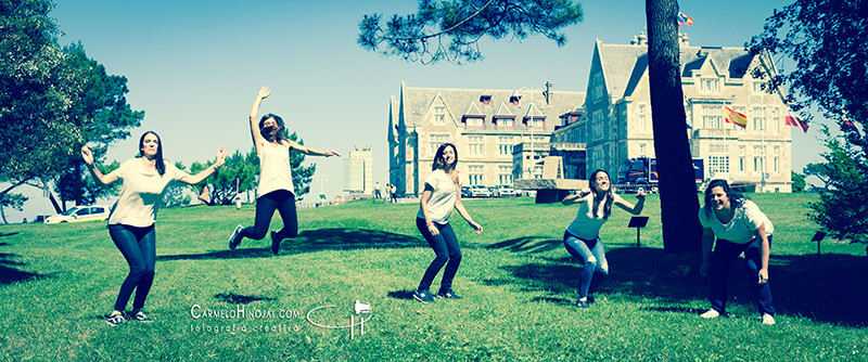 Sesión de cumpleaños de amigas. Fotógrafo Carmelo Hinojal de Santander, Cantabria.