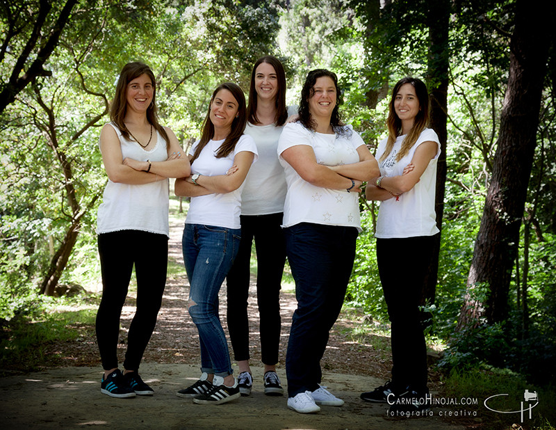 Sesión de cumpleaños de amigas. Fotógrafo Carmelo Hinojal de Santander, Cantabria.