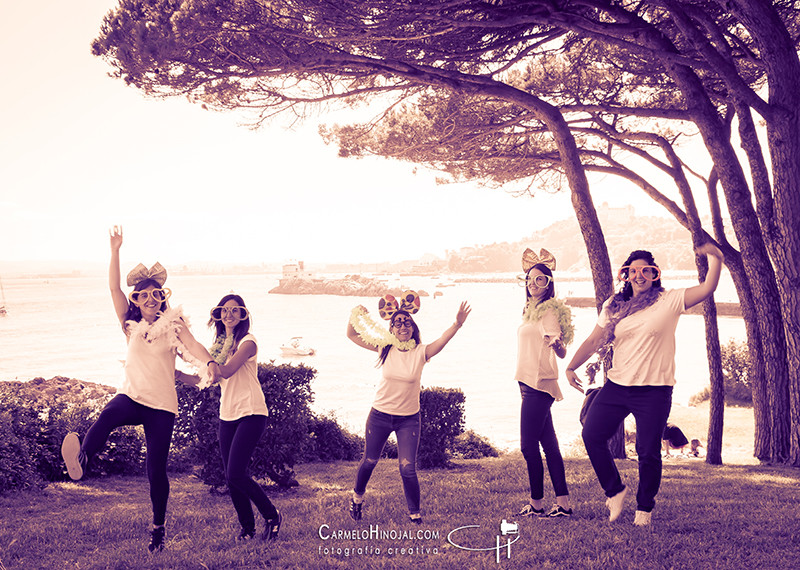 Sesión de cumpleaños de amigas. Fotógrafo Carmelo Hinojal de Santander, Cantabria.