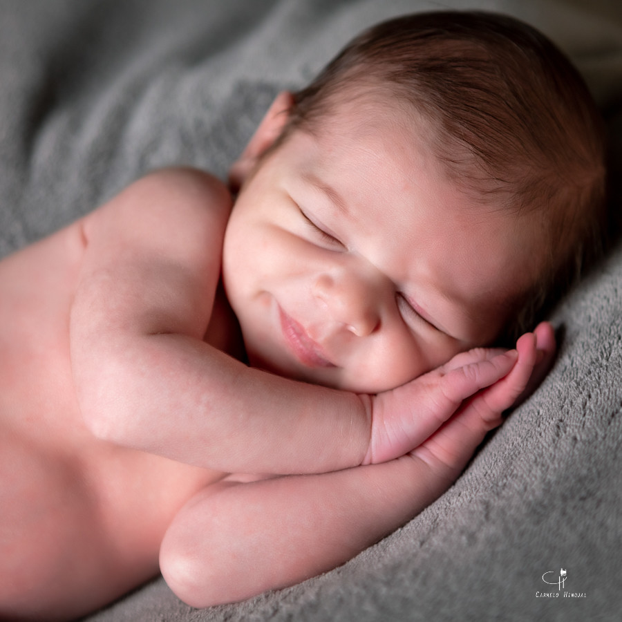 Sesión Newborn, sesión recién nacido, fotógrafo Carmelo Hinojal, Santander, Cantabria