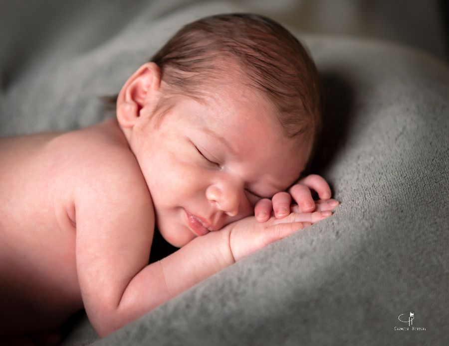 Sesión Newborn, sesión recién nacido, fotógrafo Carmelo Hinojal, Santander, Cantabria