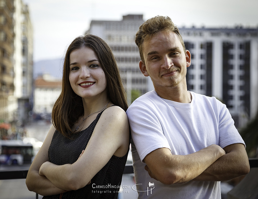 Sesión de estudio de los hermanos Vladimir y Mónica. Fotógrafo Carmelo Hinojal, Santander, Cantabria