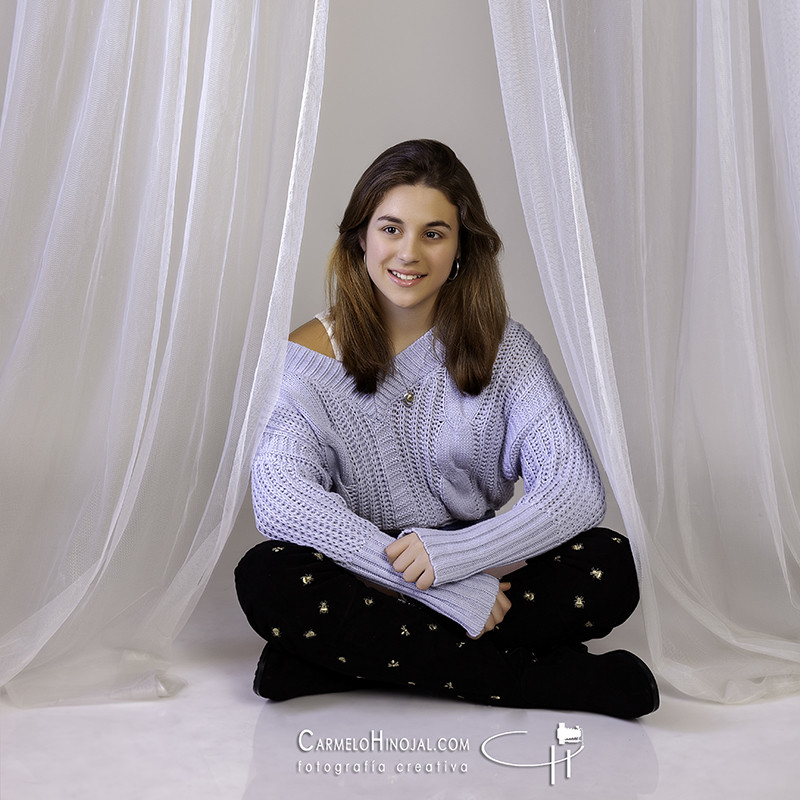 Sesión de estudio de Carolina. Fotógrafo Carmelo Hinojal, fotógrafo de Santander en Cantabria.