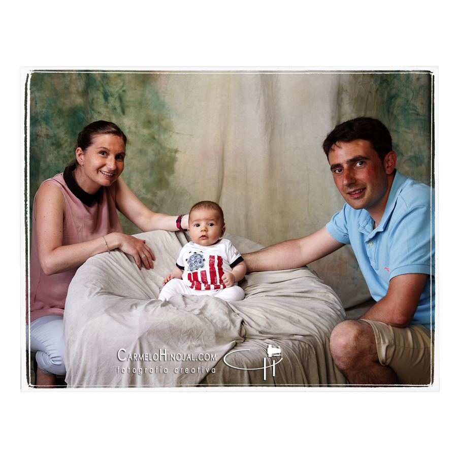 Carmelo Hinojal es un fotógrafo de Santander, Cantabria, realiza todos tipo de reportajes, tanto fotográfico como audiovisual de boda, bautizo, comunión, bebés, embarazadas....