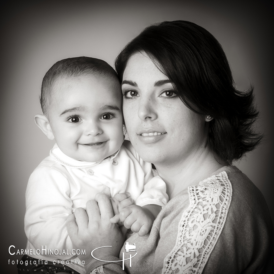 Sesión de estudio infantil de Mateo. Fotógrafo Carmelo Hinojal, Santander, Cantabria.