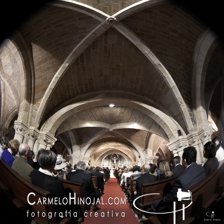 Carmelo Hinojal fotógrafo de bodas,fotógrafo de Santander,fotógrafo de Cantabria,foto Iglesia del Santísimo Cristo de Santander,foto de la Cripta del Santísimo Cristo  de Santander.